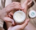 Mengenal Nicotinamide, Bahan Aktif yang Sering Ditemui Dalam Produk Skincare