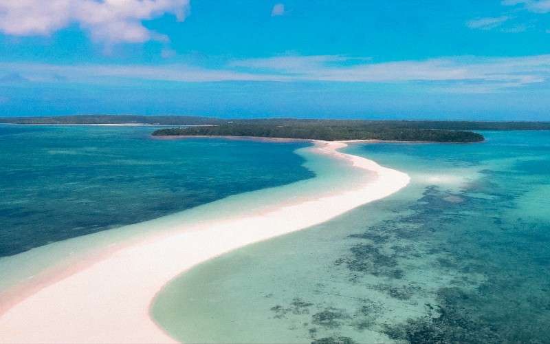 5 Pulau Indah di Indonesia yang Populer di Luar Negeri - Laman 2 dari 2 -  HalalLifeID